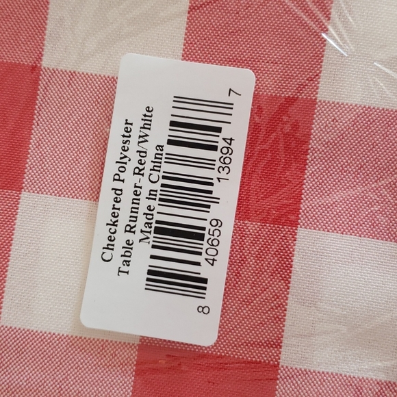 Checkered Table Runner - Picture 2 of 3